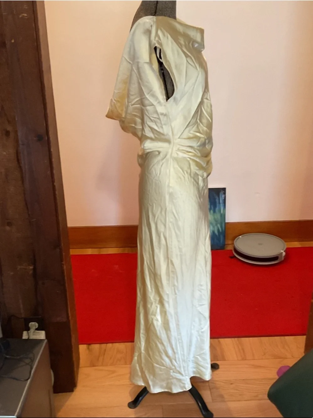 Selfie Leslie Satin Maxi Dress in Pale Yellow - Picture 4 of 7